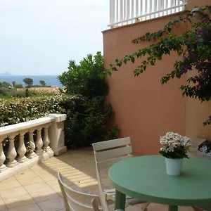 Logement Calme Proche Mer, 4 Personnes, St Aygulf Fréjus